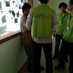 前进街家庭综合服务中心送流浪青年回家