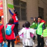 风向标-珠吉街家庭综合服务中心开展社区温馨标语行动