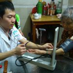 风向标—珠吉街家庭综合服务中心开展“送爱心送健康，义诊服务到你家”之为独居长者上门义诊活动