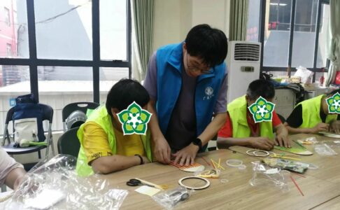 艺术治疗：探索身心的平衡——手工实践在残疾人小组工作中的运用